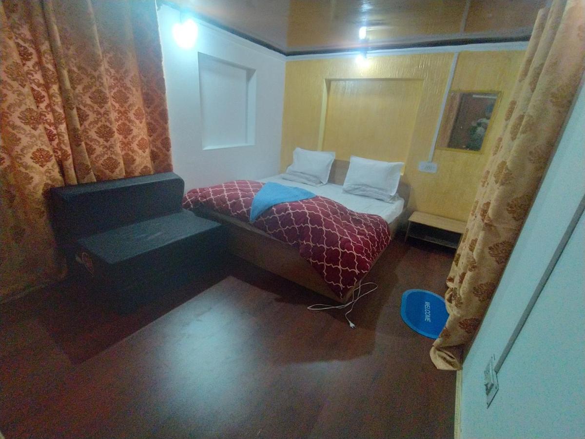 Mir guest house Pahalgām Extérieur photo