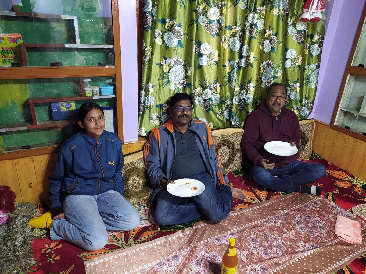 Mir guest house Pahalgām Extérieur photo